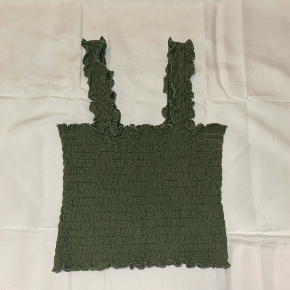 hollister crop top!